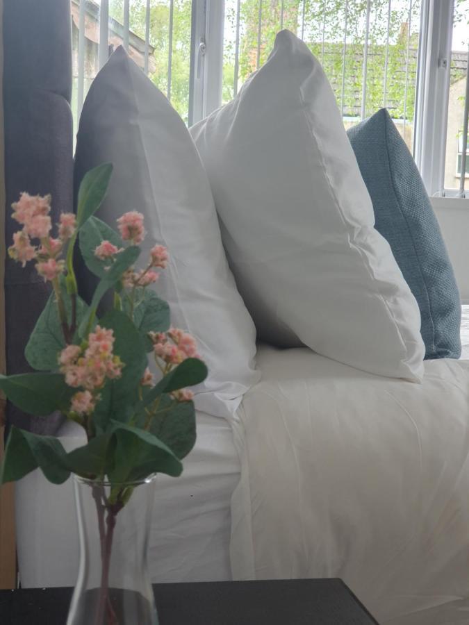 1 & 2 Bed Apartments - Desborough, Kettering, Family, Wifi, Parking Экстерьер фото