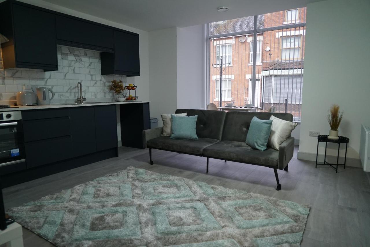 1 & 2 Bed Apartments - Desborough, Kettering, Family, Wifi, Parking Экстерьер фото