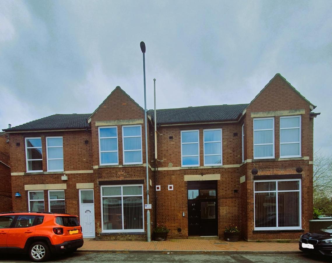 1 & 2 Bed Apartments - Desborough, Kettering, Family, Wifi, Parking Экстерьер фото