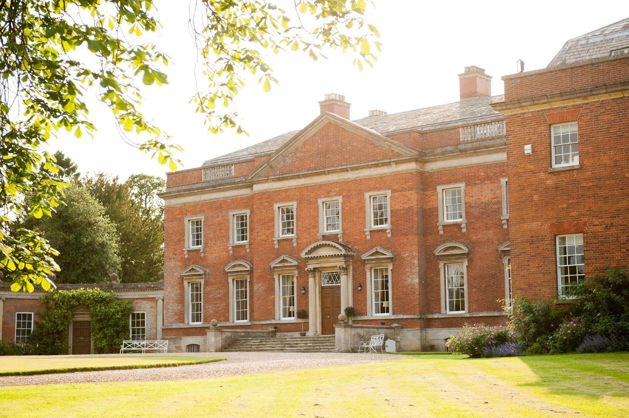 1 & 2 Bed Apartments - Desborough, Kettering, Family, Wifi, Parking Экстерьер фото